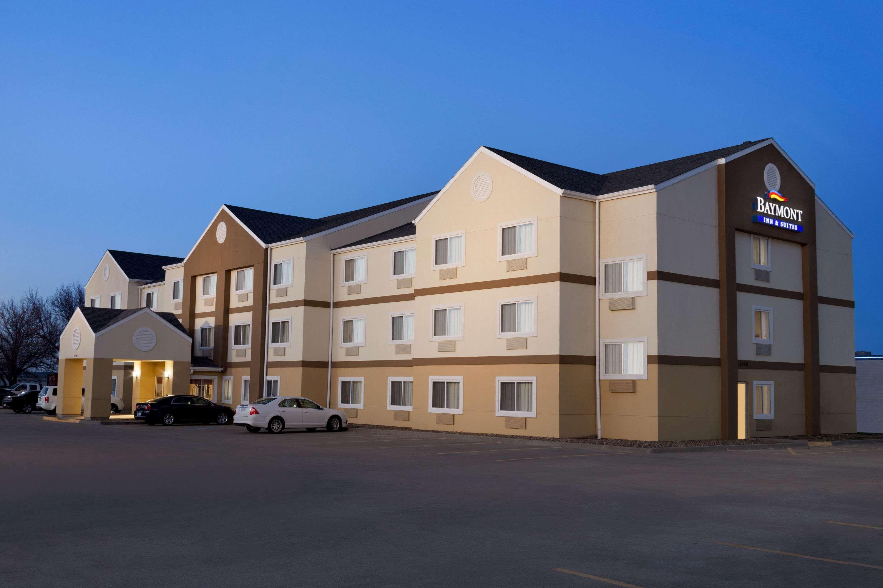 Baymont By Wyndham Salina Hotell Eksteriør bilde